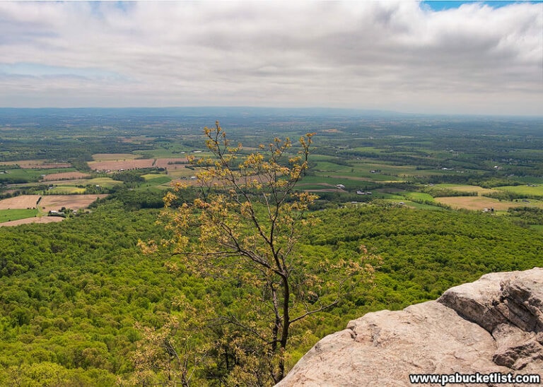 Hiking the Flat Rock Trail at Colonel Denning State Park