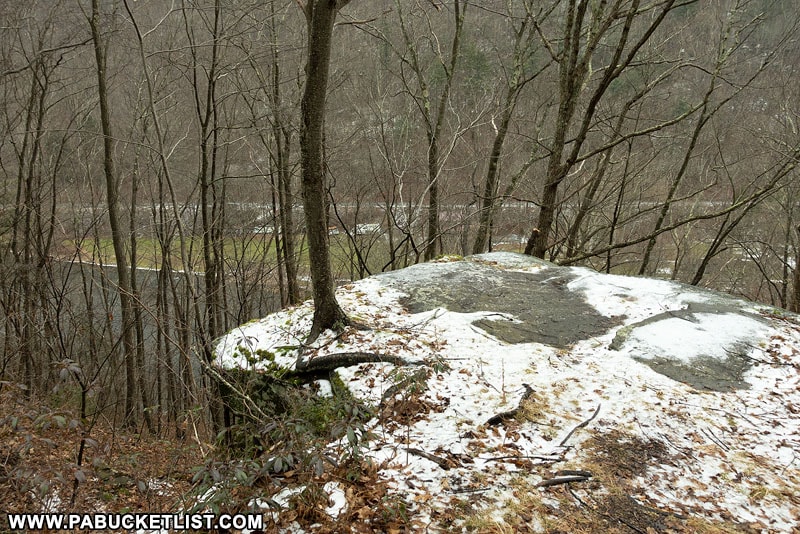 A rocky outcropping overlooking Pine Creek along the Bohen Trail Spur