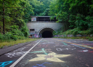 The western portal of Rays Hill Tunnel along the Abandoned PA Turnpike