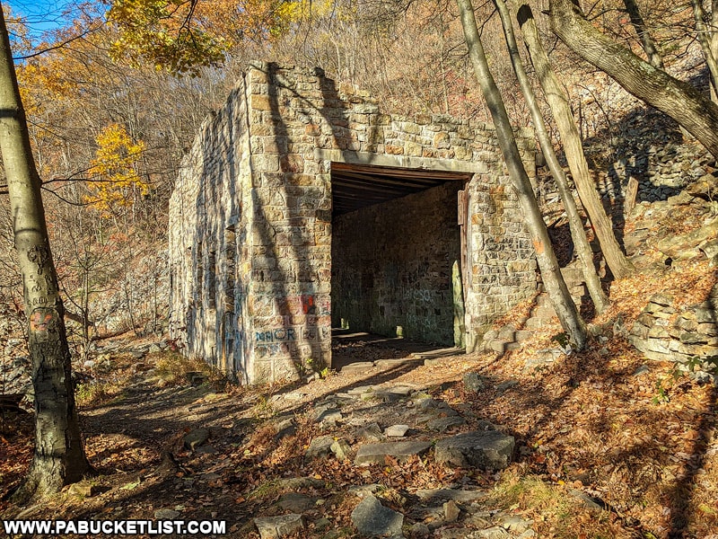 The Dinky Shed along the Standing Stone Trail in late October.