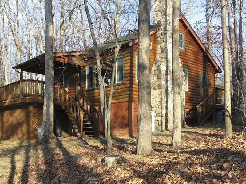 Exterior view of a vacation rental on Lake Wallenpaupak.