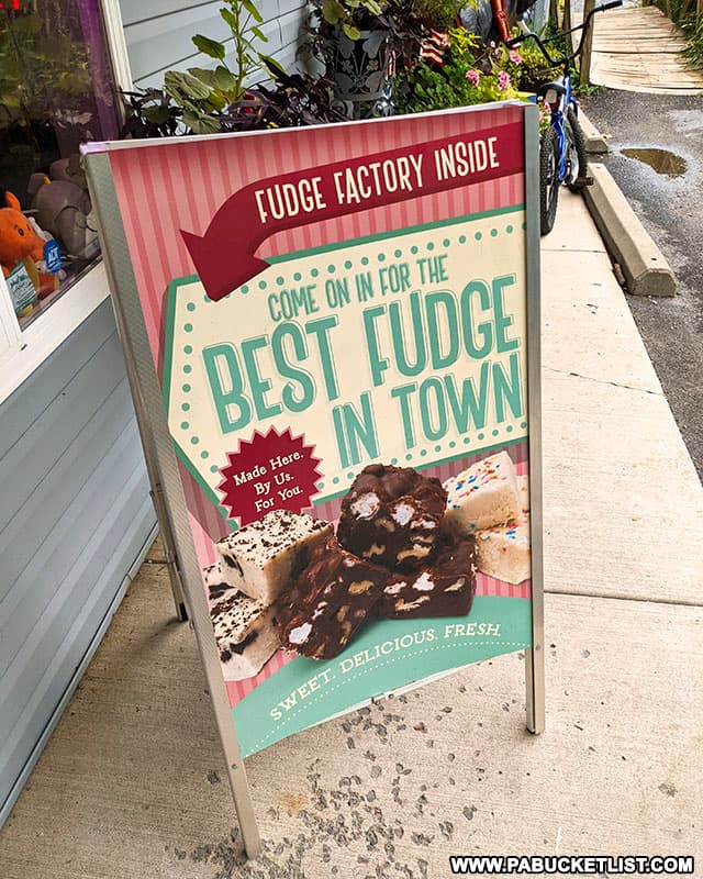 A sign advertising the delicious fudge made at Mister Ed's Elephant Museum and Candy Emporium along the Lincoln Highway near Gettysburg.