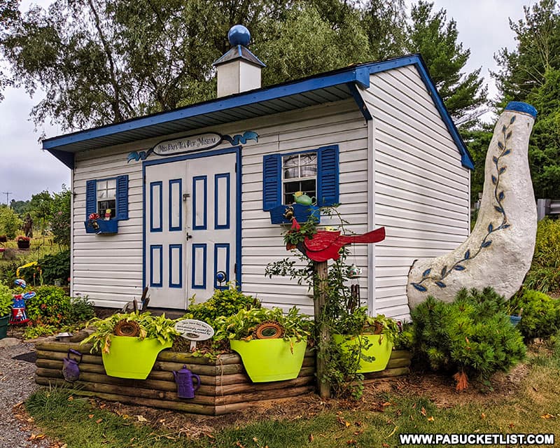A tea kettle-themed she-shed at Mister Ed's Elephant Museum and Candy Emporium along the Lincoln Highway.