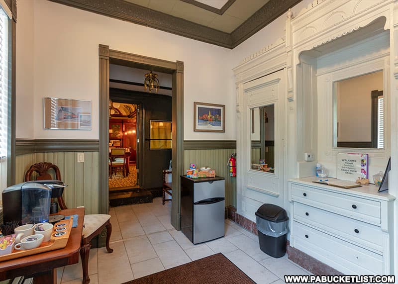 The kitchenette area in the attached annex at the Presidential Train Car bed and breakfast at Doolittle Station.