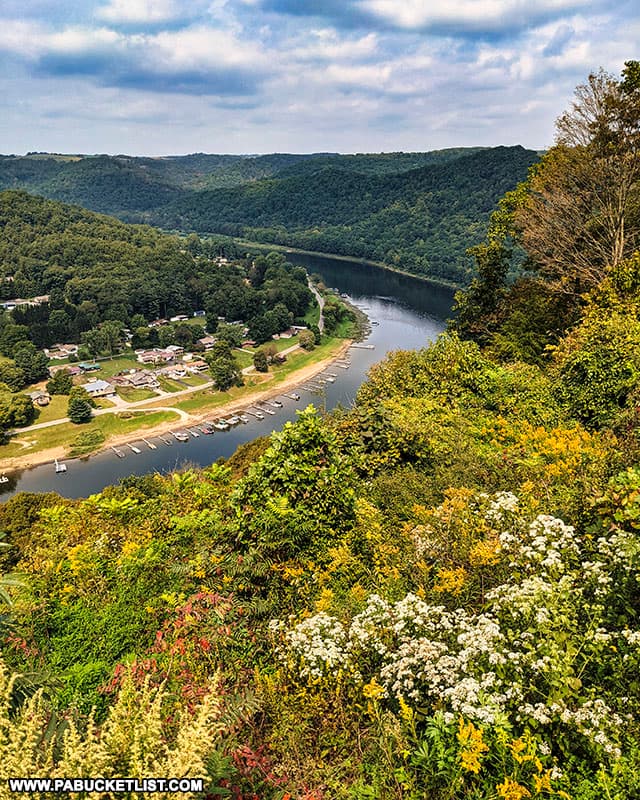 View to the north along the Allegheny River from Brady's Bend Overlook in Clarion County, PA.
