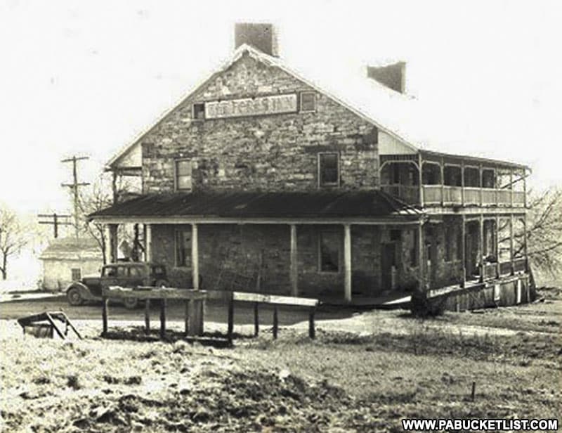 Photo of the Jean Bonnet Tavern from the early 1900s.