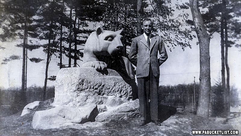 Darl Kordes at the Lion Shrine 1942.