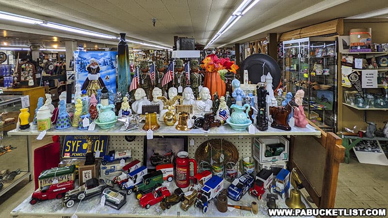 Antiques and collectibles at Founders Crossing in Bedford Pennsylvania.