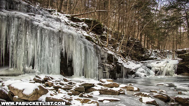 Lower Twin Falls and a wall of ice along Heberly Run.