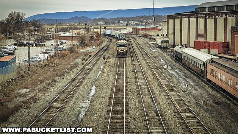 A westbound Norfolk Southern train approaching the Altoona Railroaders Museum railroad overlook.