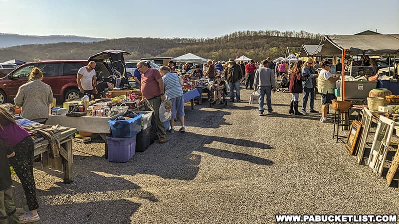 Leighty's Flea Market on a Sunday morning.