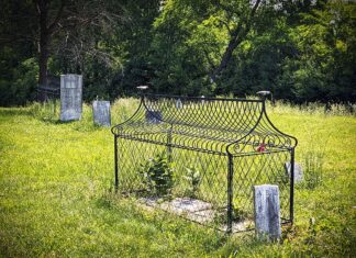 Exploring the Hooded Grave Cemetery in Columbia County PA