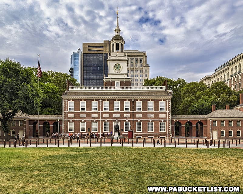 Exploring Independence Hall in Philadelphia