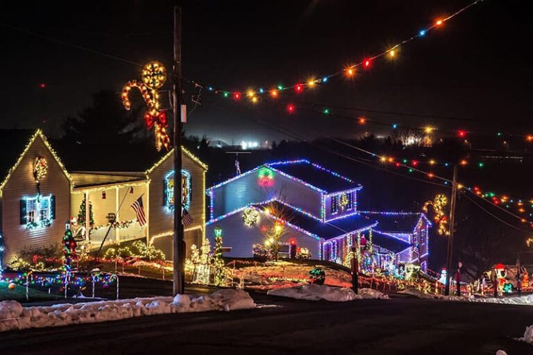 20 of the Best DriveThru Christmas Light Displays in PA