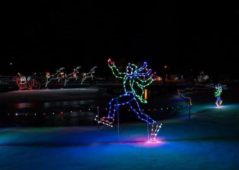 20 of the Best DriveThru Christmas Light Displays in PA