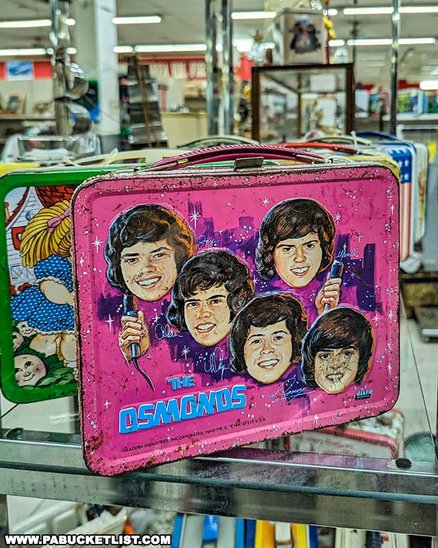Vintage Osmonds lunch box at Hoke-E-Geez antique store in Bedford Pennsylvania