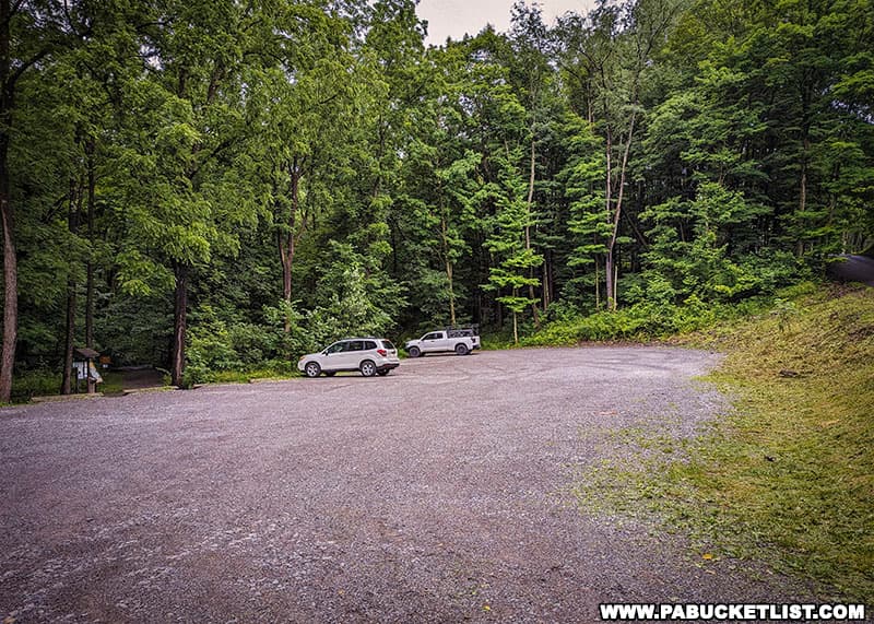 The parking lot at the Hell's Hollow Falls trailhead.