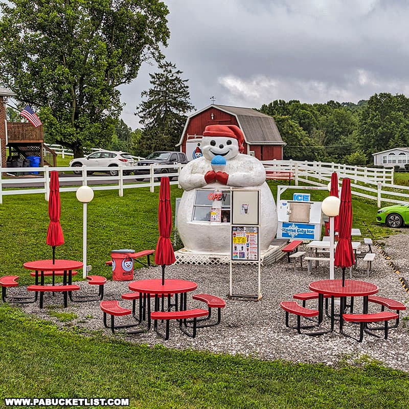 Visitors to the Snowman in Butler County can enjoy outdoor seating and free Wi-Fi.