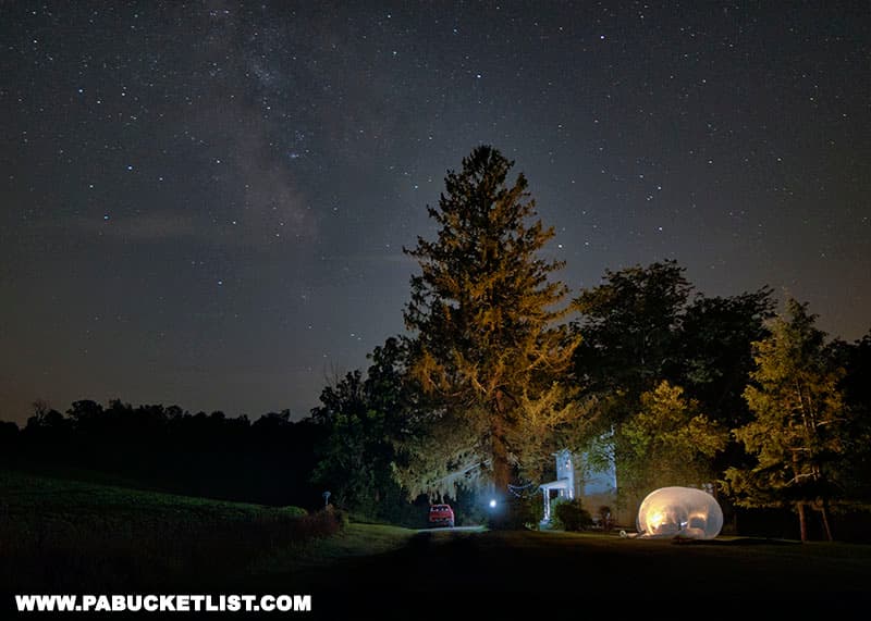 Night skies above the star bubble at the Hyview Hideaway.