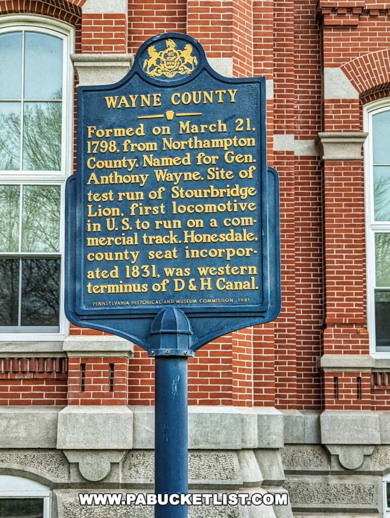 Wayne County historical marker in front of the courthouse.